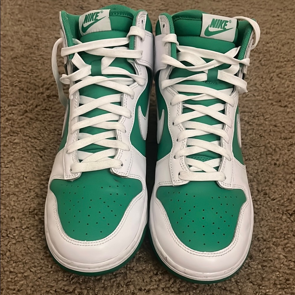 Nike High-Top Sneakers in White and Green - Picture 2 of 4